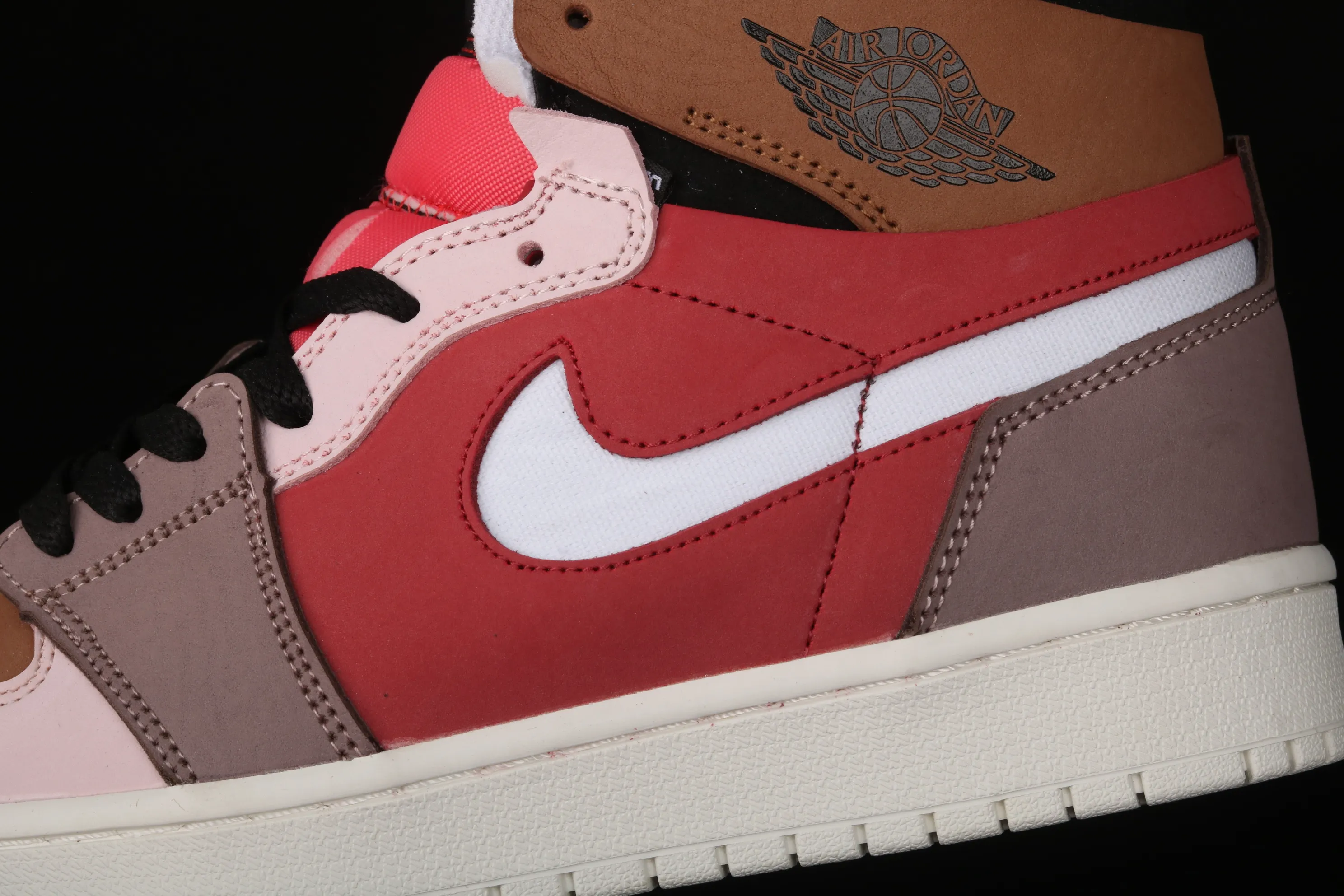 All categories Air Jordan Jordan series basketball shoes Air Jordan 1 High Z version Air Jordan 1 Zoom CMFT AJ1 Joe 1 bean paste dirty powder CT0979-602